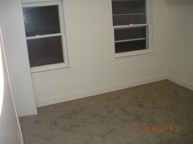 Building Photo - 47 Welland St