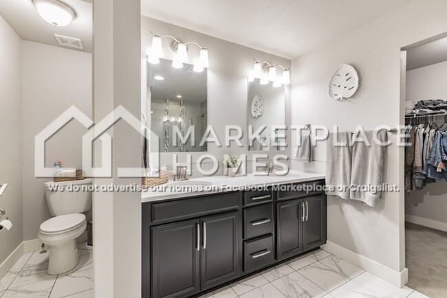 Building Photo - 8122 River Run Dr