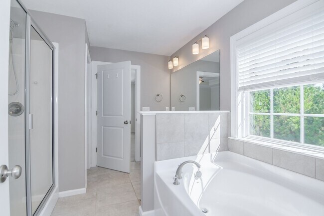 Building Photo - 983 Glenhaven Dr