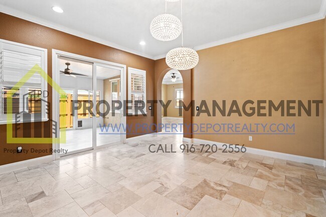 Building Photo - Stunning Custom 5-Bedroom, 3-Bath Home in ...