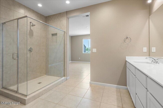 Building Photo - 2228 Butte Creek Dr