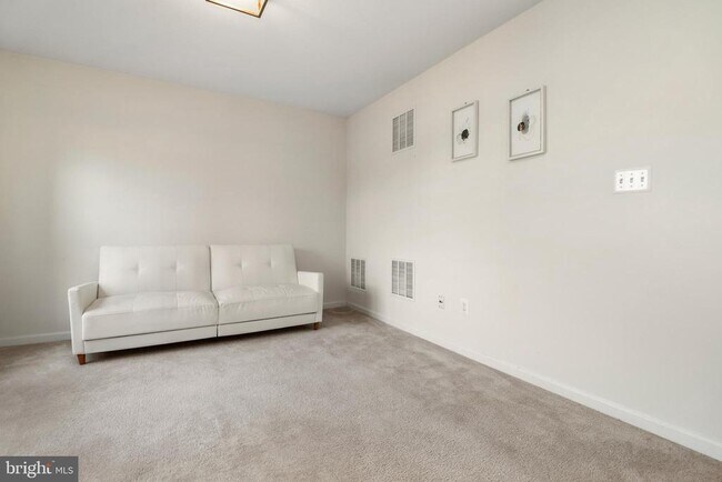 Building Photo - 8942 Dahlgren Ridge Rd