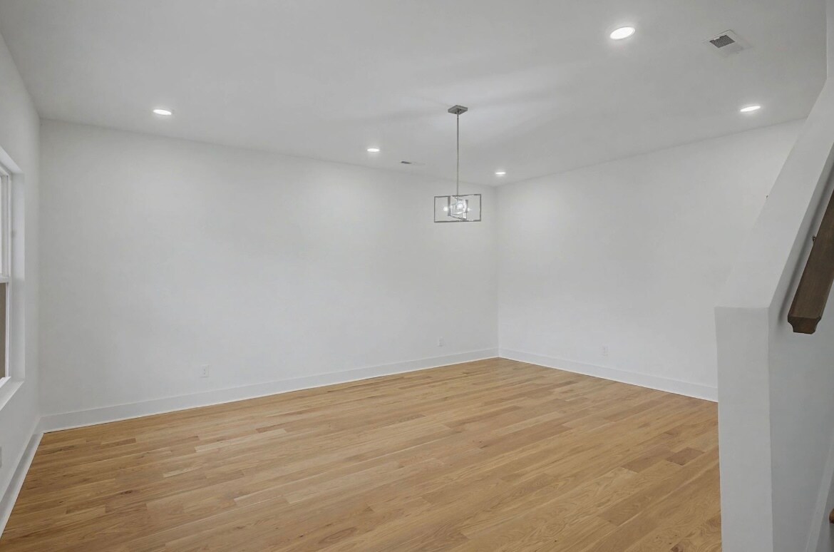 Building Photo - 2140 18th Ave N