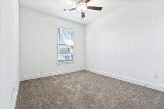 Building Photo - 7004 SW Orange Ave