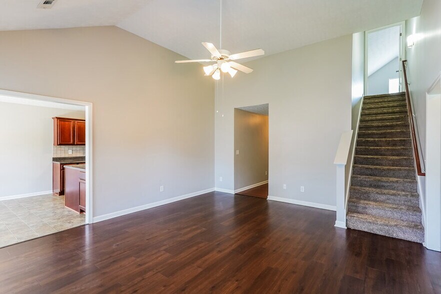 Building Photo - 3003 Deer Trail Dr