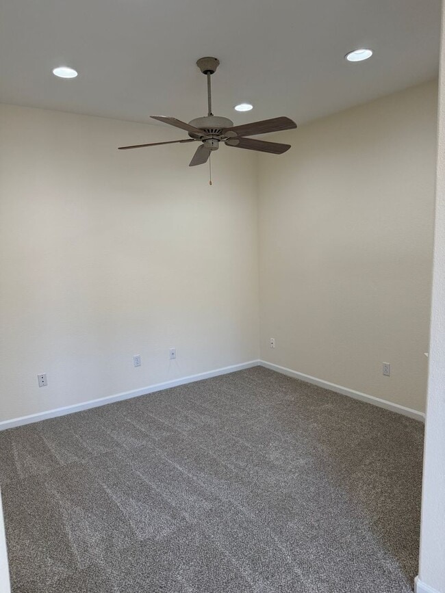 Building Photo - BEAUTIFUL SINGLE STORY 3+BD, 2.5 BA, & 3 CAR GARAGE!