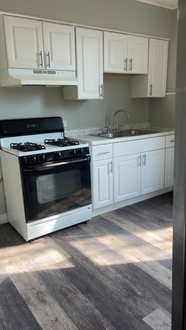 Building Photo - 5455 W Iowa St