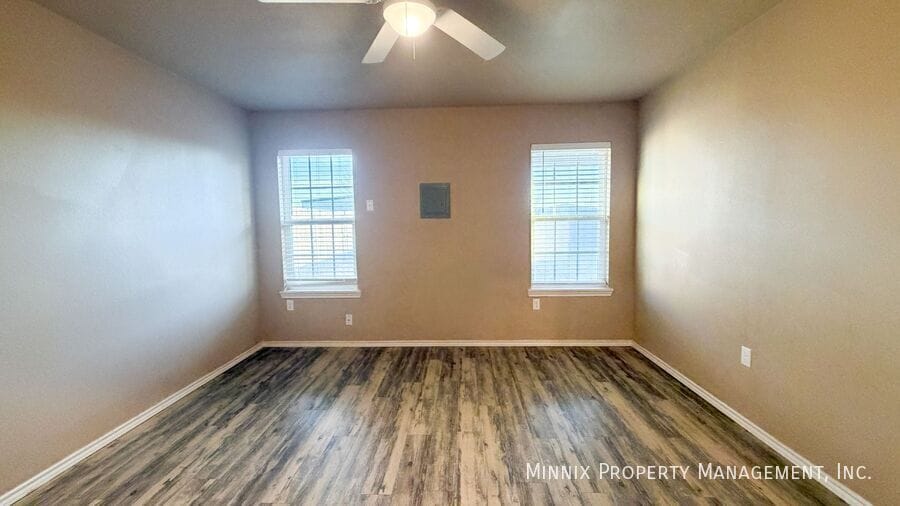 Building Photo - 7403 5th St