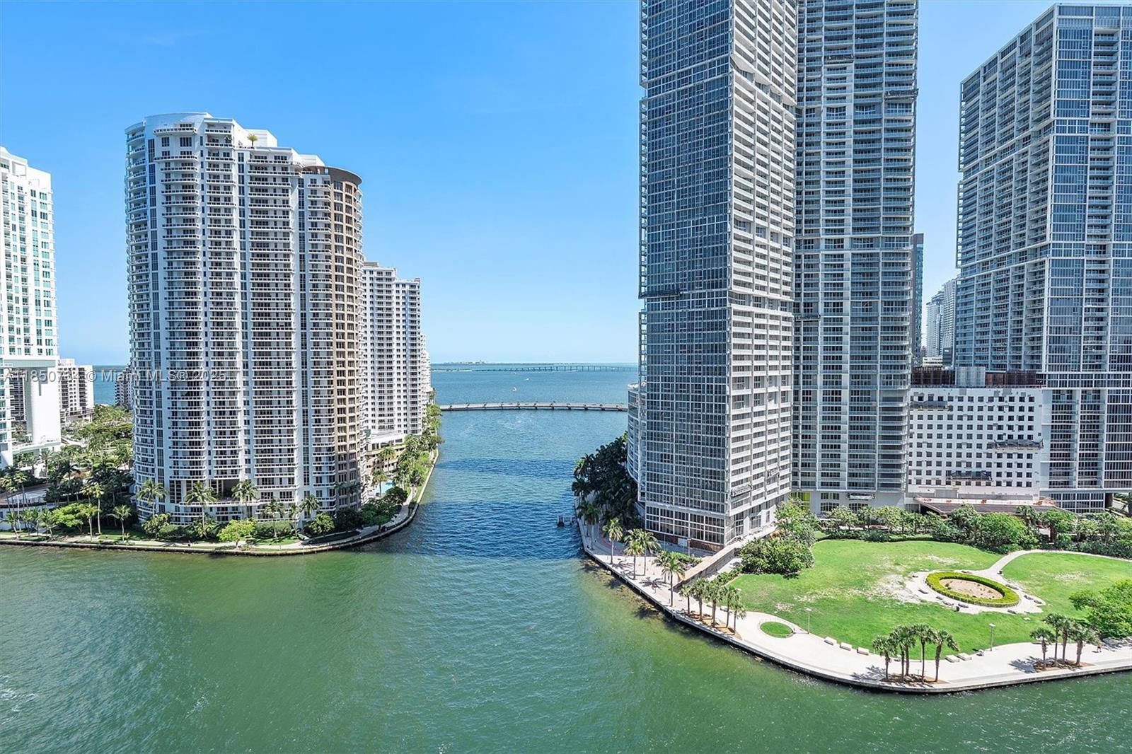 Building Photo - 300 Biscayne Blvd Way