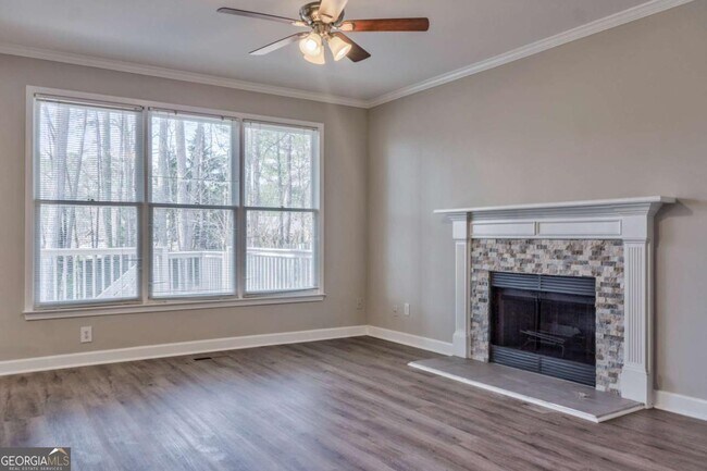 Building Photo - 2011 Town Lake Hills W