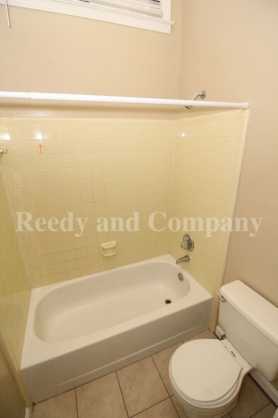 Building Photo - 4682 Sandy Park Dr