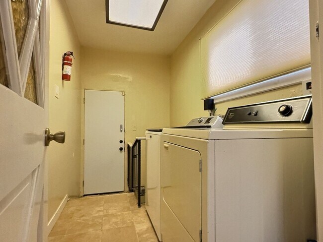 Building Photo - 3BD/2BA Classic Charming Home in Desirable Willow Glen