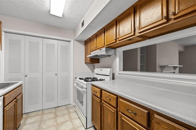 Building Photo - 1004 Dunbar Dr
