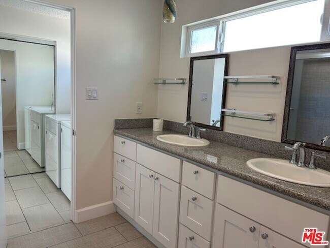 Building Photo - 36 Brooks Ave