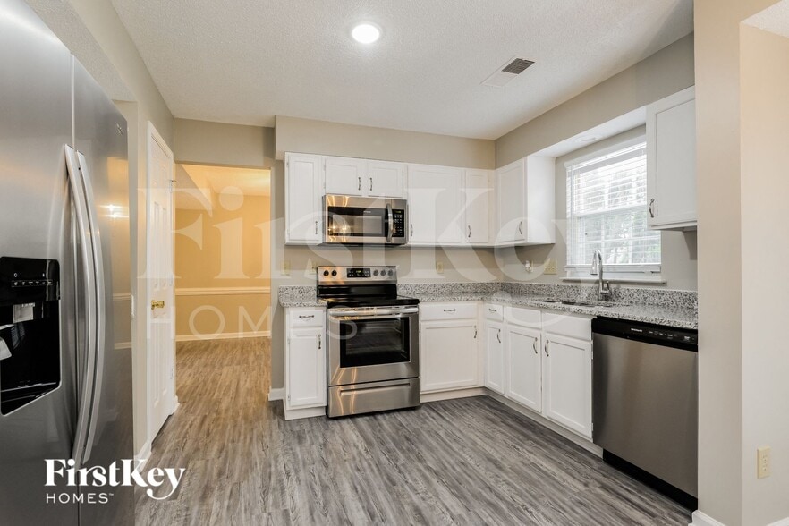 Building Photo - 6326 S Bend Ln