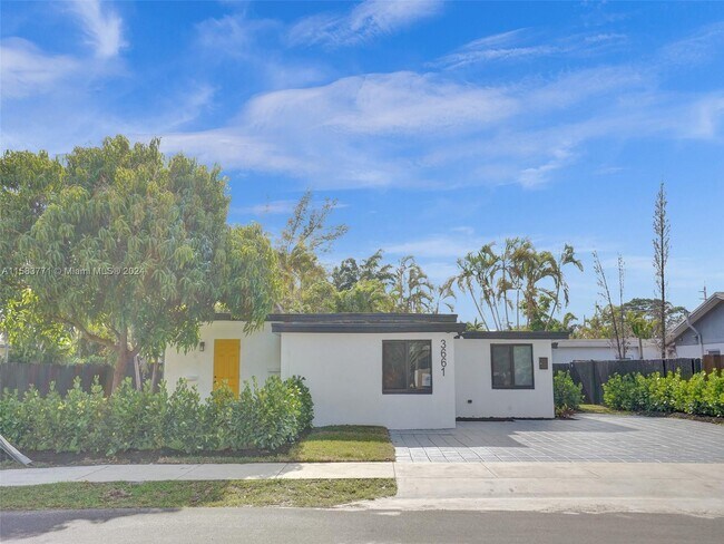 Building Photo - 3661 NE 8th Ave