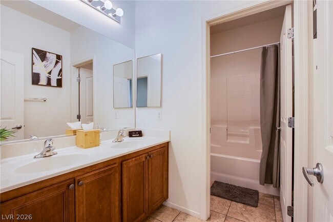 Building Photo - 29 Blue Sunrise Ave