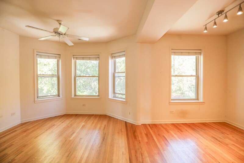 Building Photo - 2315 W School Dr