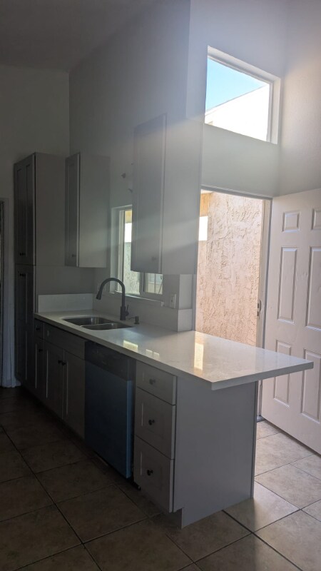 Building Photo - 16209 Juniper St