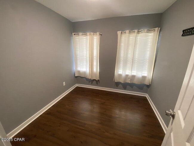 Building Photo - 707 Satsuma Ave