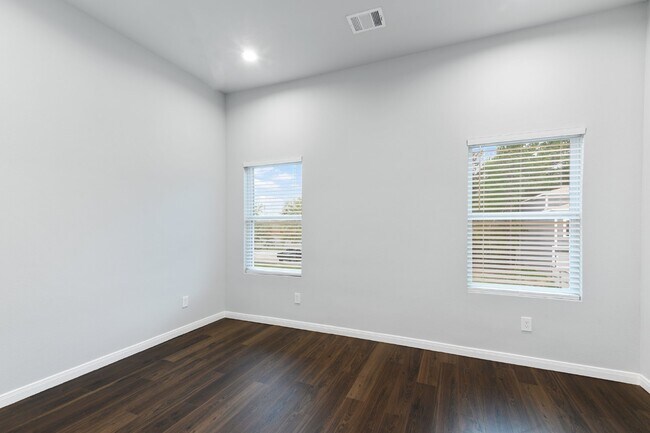Building Photo - 4919 Paradigm Ln