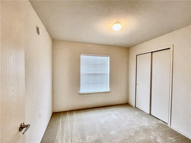 Building Photo - 11905 Aitne Ln