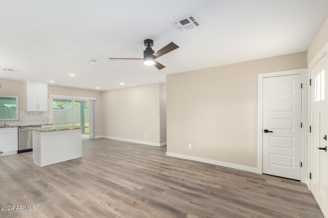 Building Photo - 1602 W Rockwood Dr