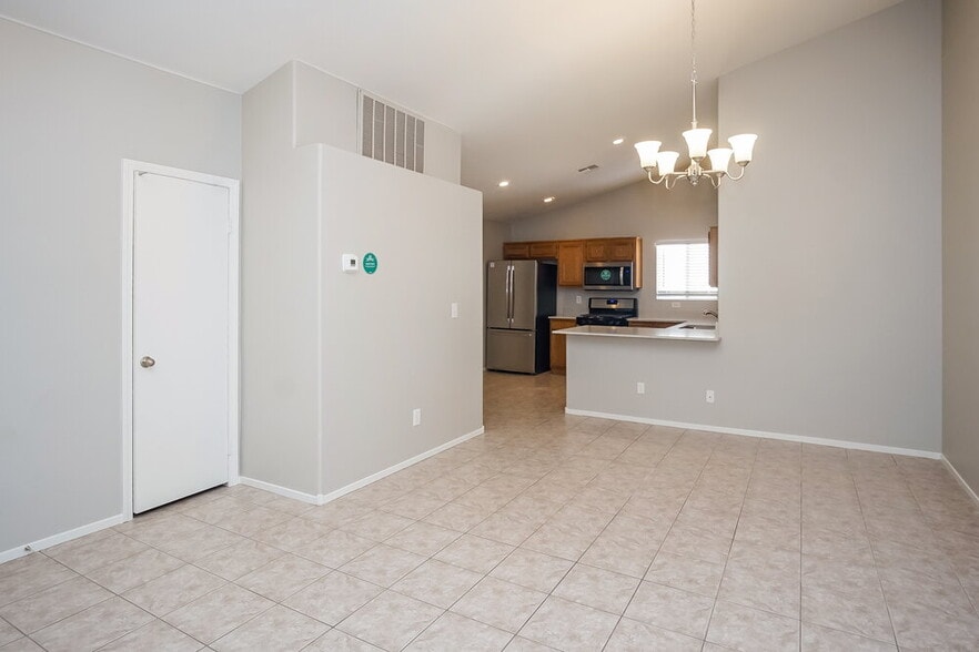 Building Photo - 3744 Blue Dawn Dr