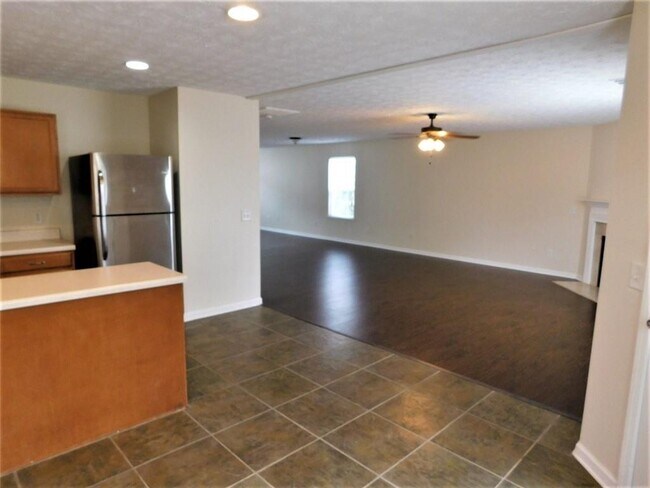 Building Photo - 479 Leaflet Ives Dr