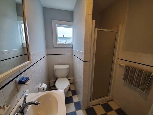 Building Photo - 25 Kensington Ave