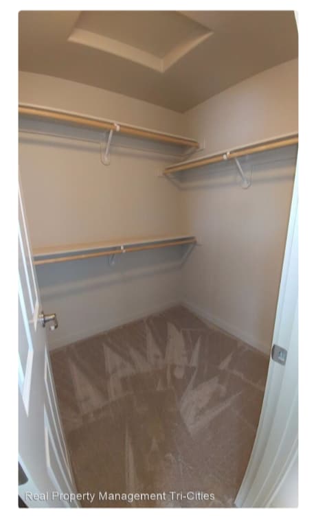 Building Photo - 5723 W Albany Pl