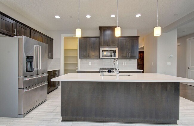 Building Photo - STUNNING CAMAS NORTH HILLS 4 BR, 3.5 BATH ...