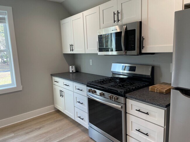 Building Photo - 6 Bedroom 4 Bathroom House in Supply NC-Unfurnished