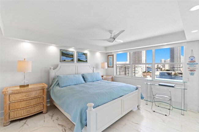 Building Photo - 121 Golden Isles Dr