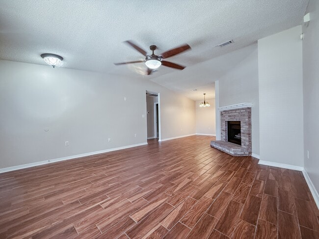 Building Photo - 309 Adams Dr