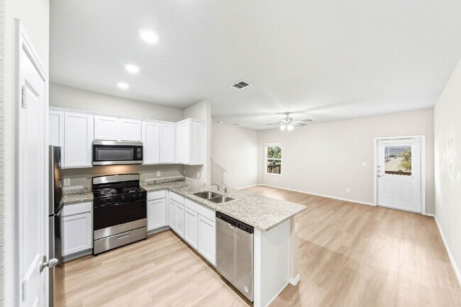 Building Photo - Discover Modern Comfort