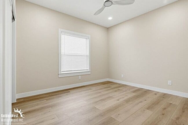 Building Photo - Beautifully Renovated 4Bdm 2Ba Apartment with Modern Finishes in San Diego!