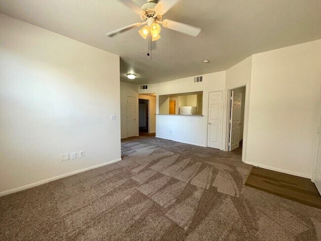 Building Photo - 6955 N Durango Dr
