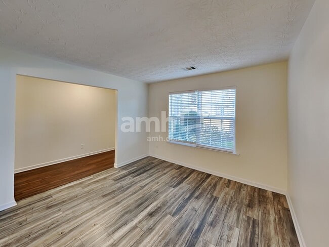 Building Photo - 159 Holly Mill Village Dr