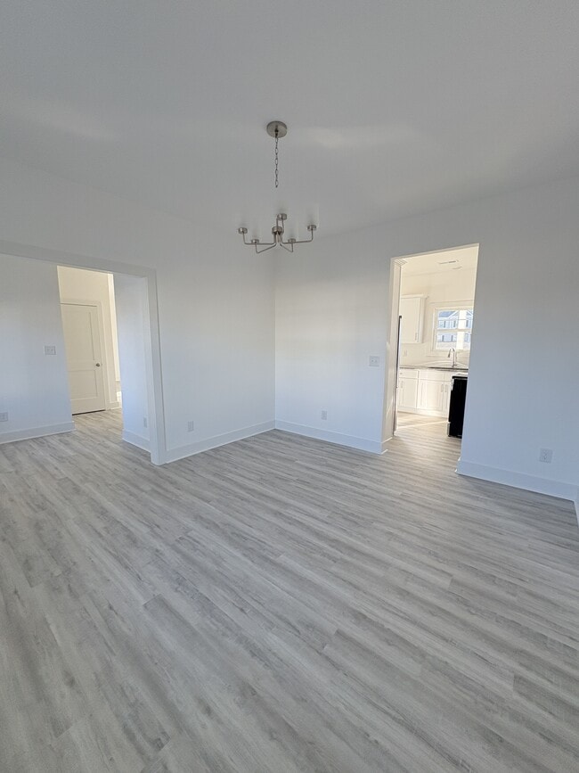 Building Photo - 131 Bourbon St