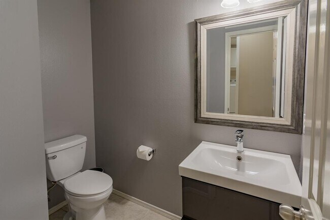 Building Photo - 14 S Vesper Bend Cir