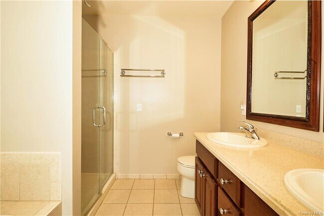 Building Photo - 2402 Rockledge Ct