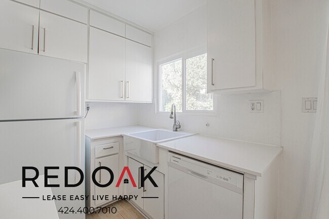 Building Photo - 1327 Laurel Ave