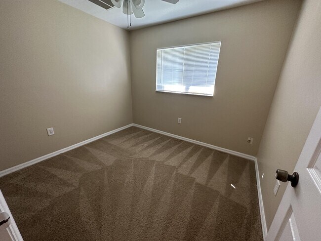 Building Photo - 2901-2933 33rd St SW