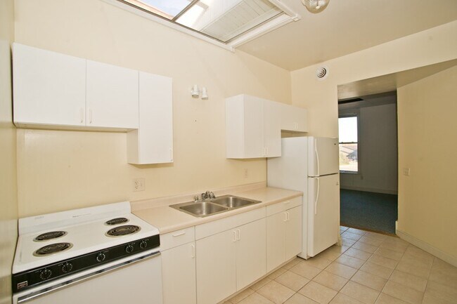 Building Photo - 704 N 3rd St