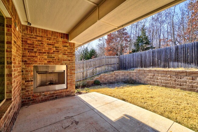 Building Photo - Charming 3-Bed Oasis in East Edmond