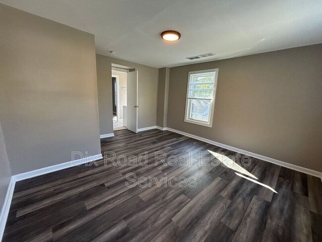 Building Photo - 424 Nordale Ave