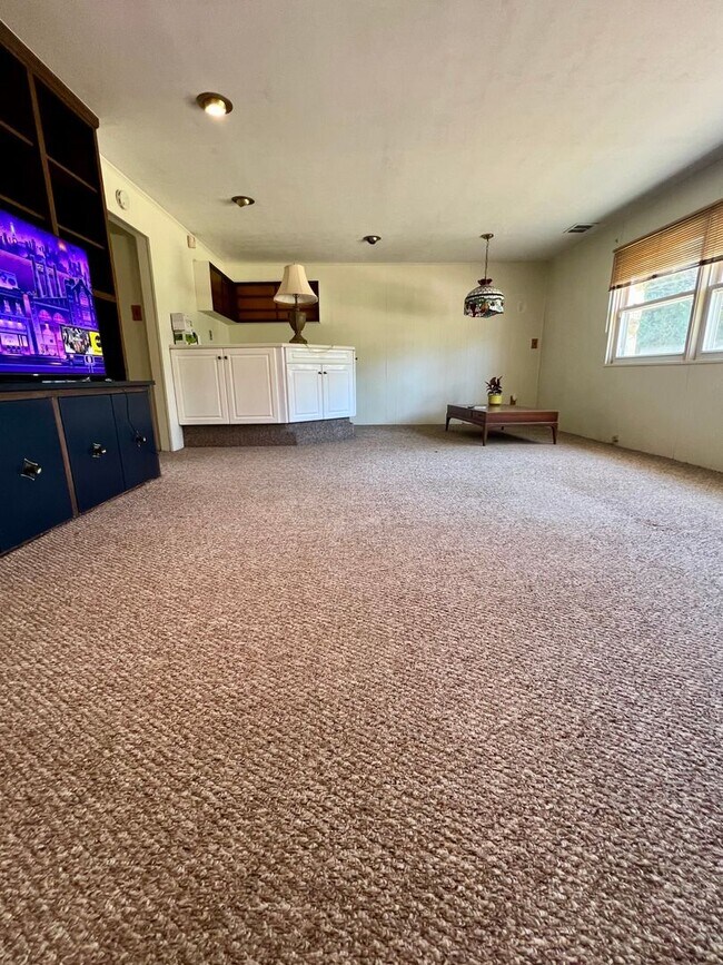 Building Photo - Stunning 4-Bedroom Single Family Home in Wyncote! Available NOW!