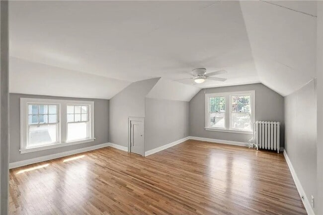 Building Photo - Updated 3 BR/1 BA Single-Family Home in St...