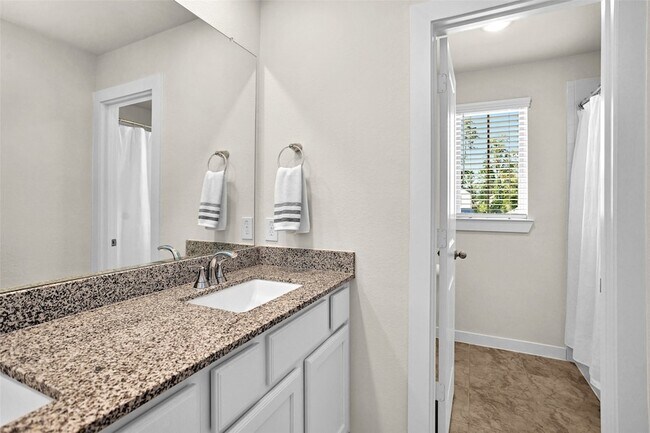 Building Photo - 440 Flowering Lotus Ct